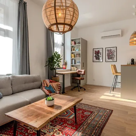 Bohemian Hideaway Historic Center Parking Апартаменты