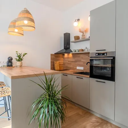 Bohemian Hideaway Historic Center Parking