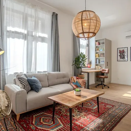 Bohemian Hideaway Historic Center Parking Apartman