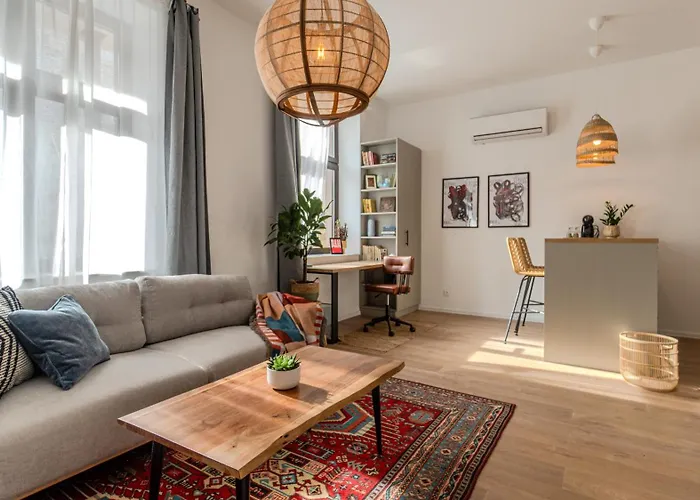 Bohemian Hideaway Historic Center Parking Апартаменты